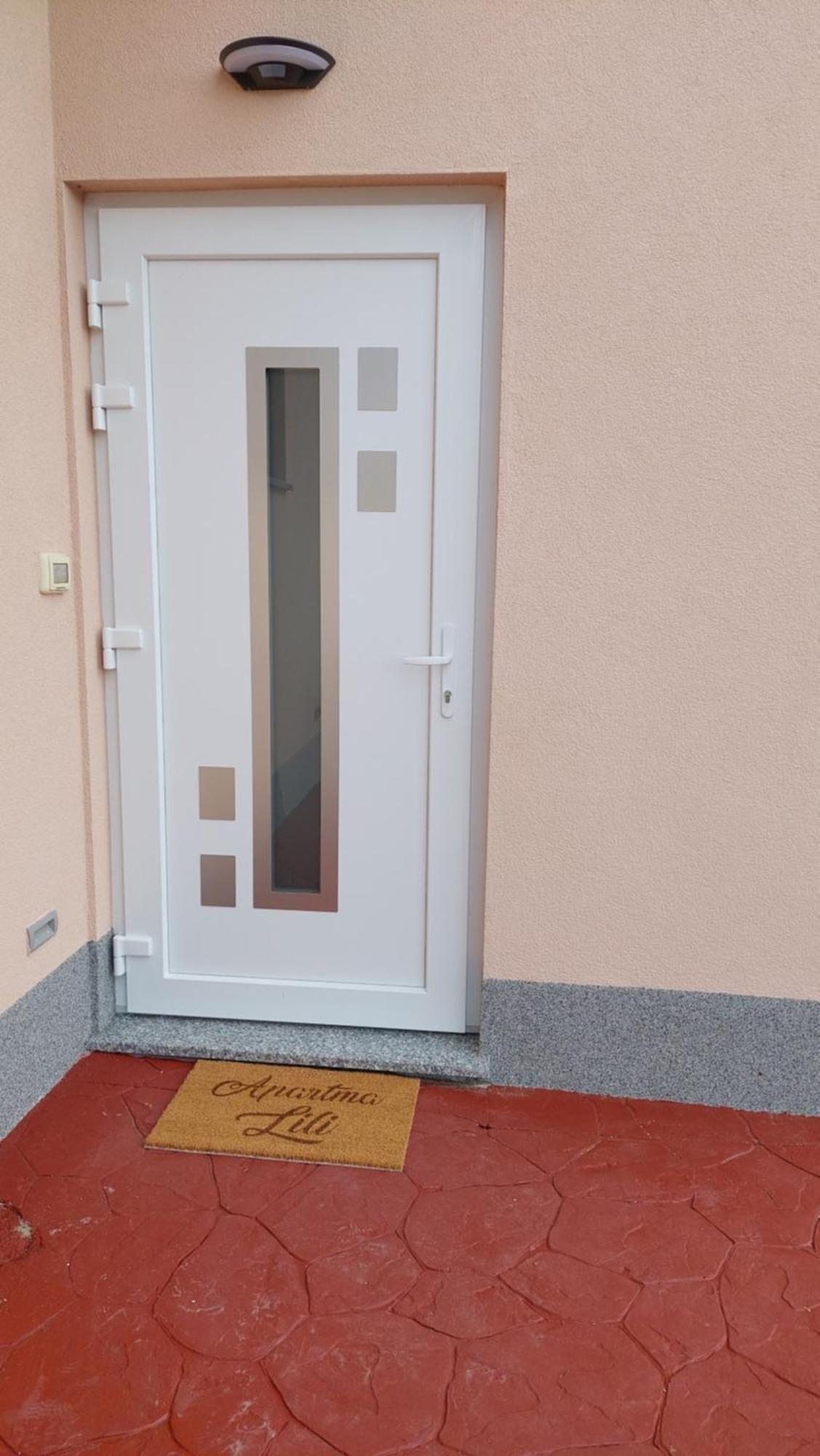 Apartma Lili Izola Bagian luar foto