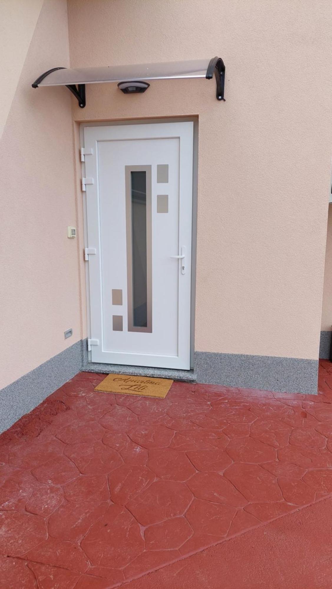 Apartma Lili Izola Bagian luar foto