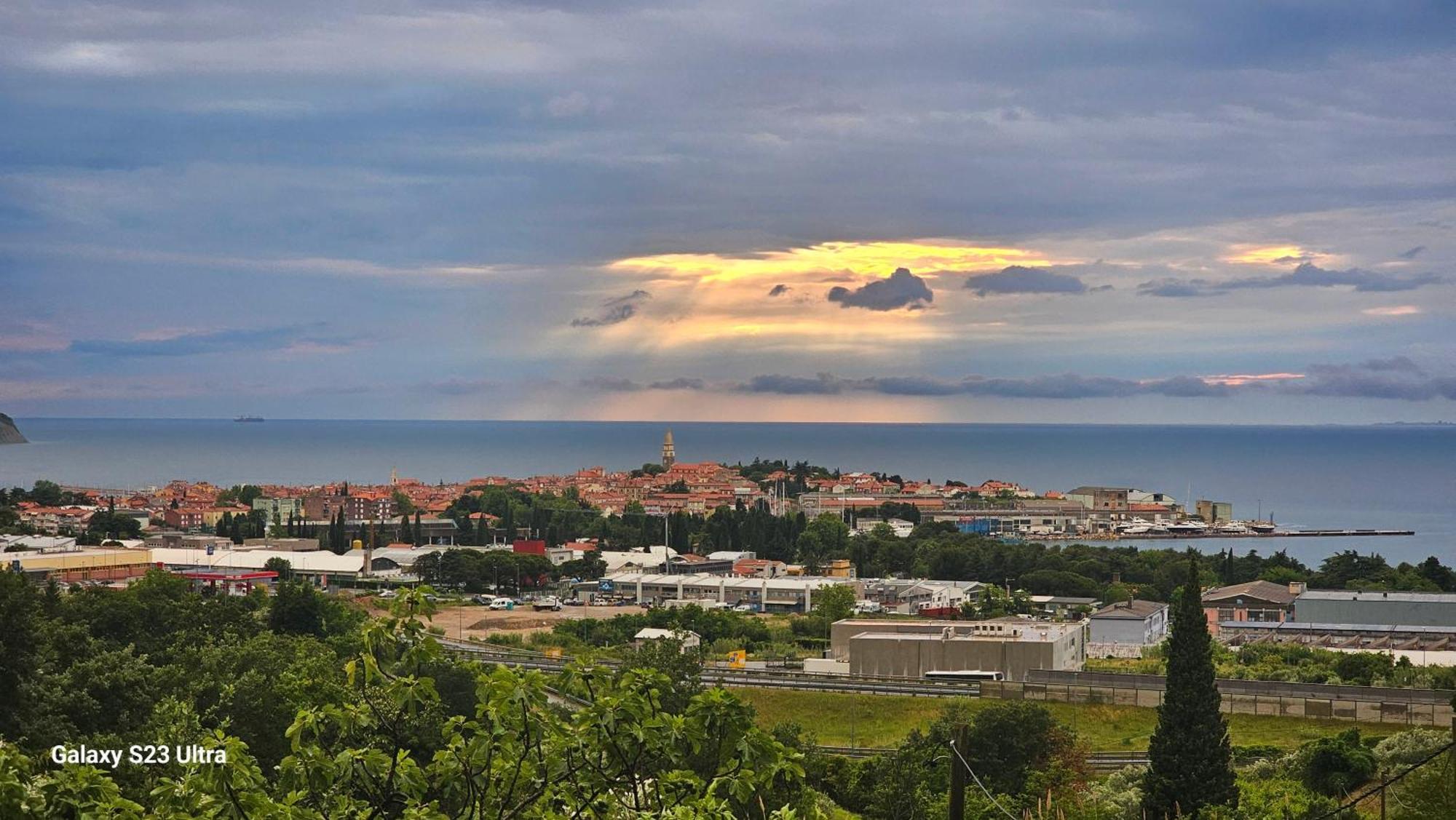 Apartma Lili Izola Bagian luar foto