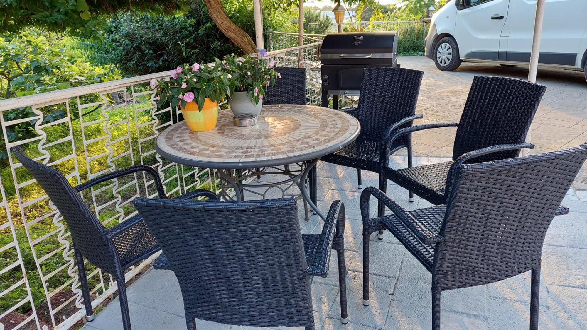 Apartma Lili Izola Bagian luar foto
